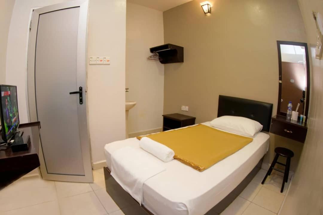Ck Hotel Лумут Екстериор снимка